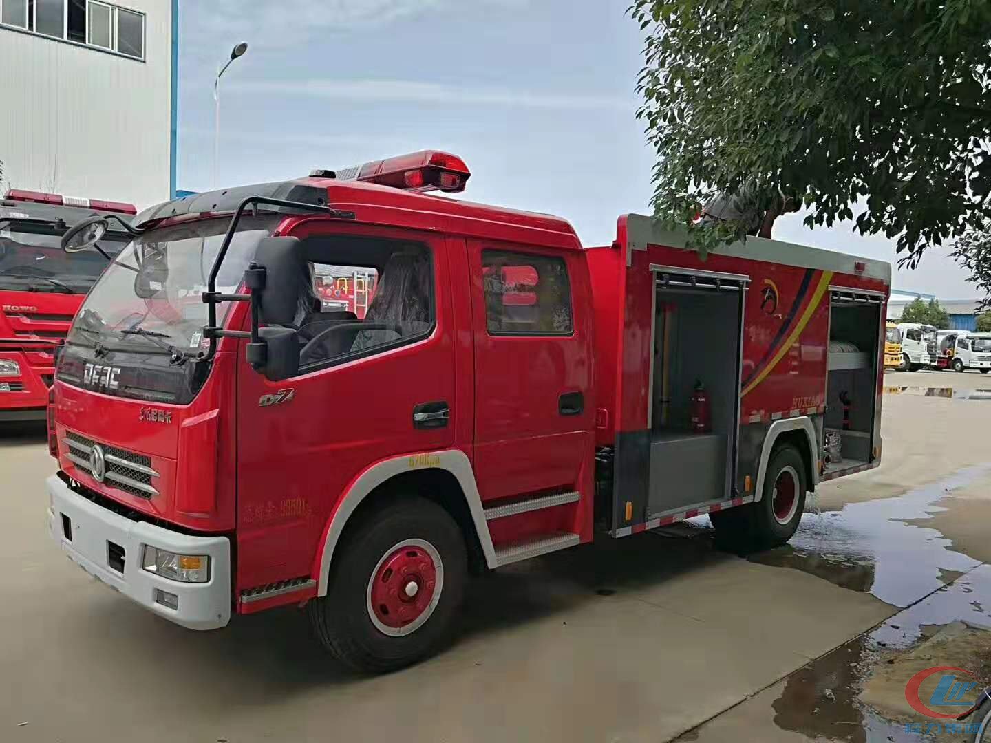 程力東風多利卡D7水罐消防車